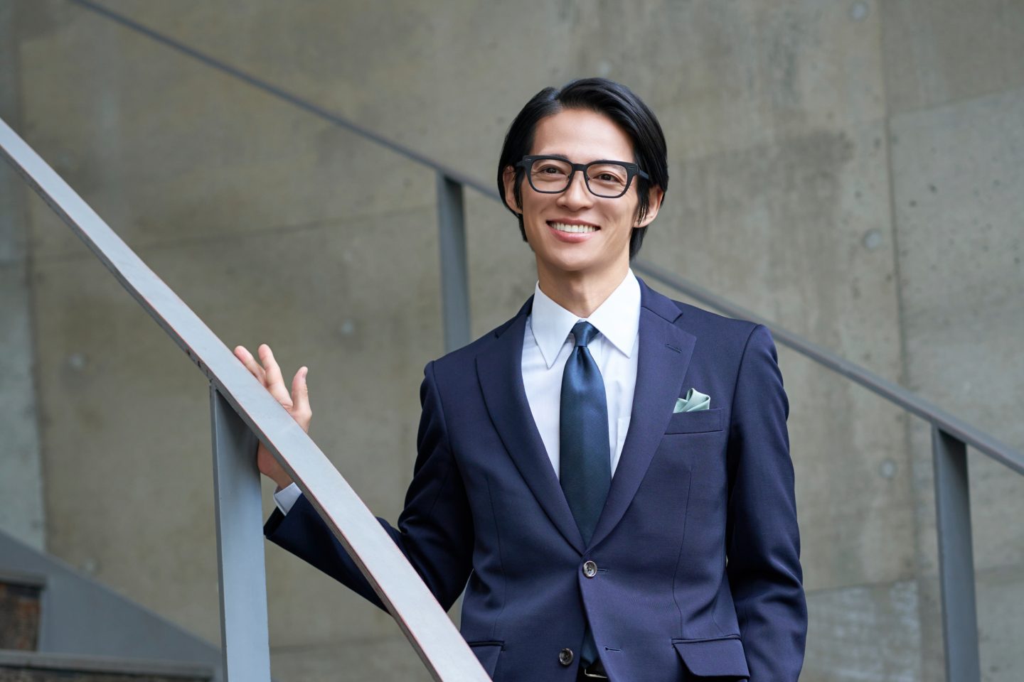 インタビューに答える久保裕丈さん