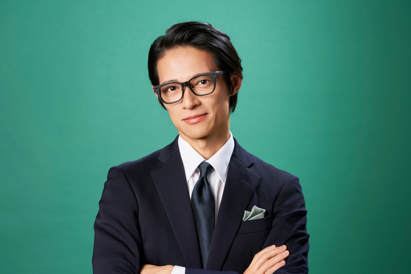 SABERAを手にする久保裕丈さん
